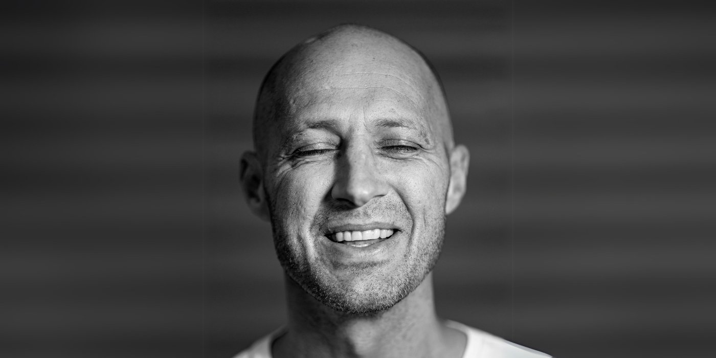 Conn Bertish overwon hersenkanker... niet door er tegen te vechten, maar door zijn creatief denkvermogen in te zetten als overlevingsstrategie.